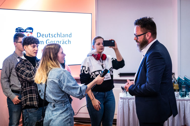 DEU Germany Deutschland Rostock Gesprächsreihe des BMI ‚ Deutschland im Gespräch‘ der Partnerstädte Rostock und Bremen.