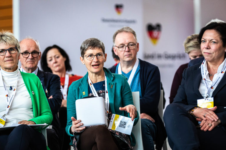 DEU Germany Deutschland Schmalkalden Gesprächsreihe des BMI ‚ Deutschland im Gespräch‘ der Partnerstädte Schmalkalden und Recklinghausen.